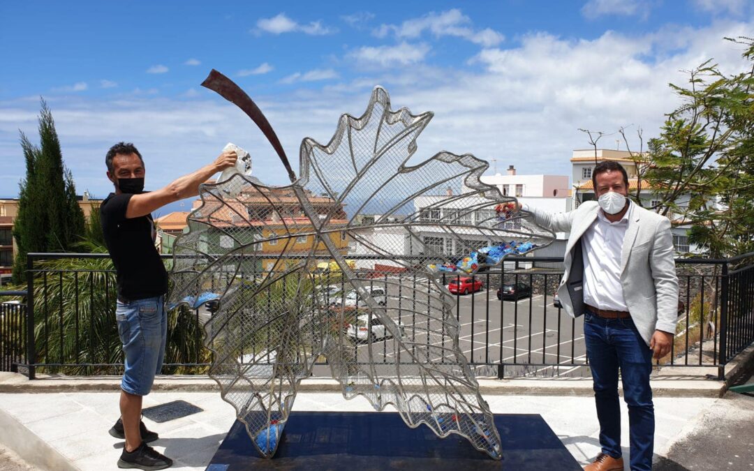 Una nueva escultura de Julio Nieto embellece La Victoria y promueve el reciclaje